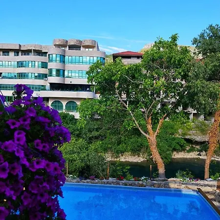 Central Riverside Hotell 4*