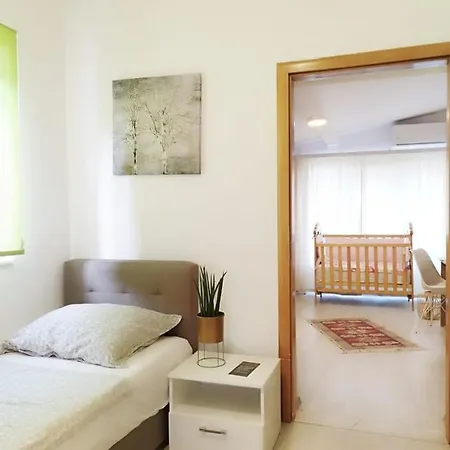 Villa Central Riverside
