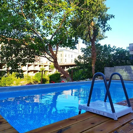 Villa Central Riverside