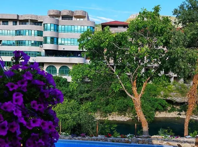 Central Riverside 酒店 4*